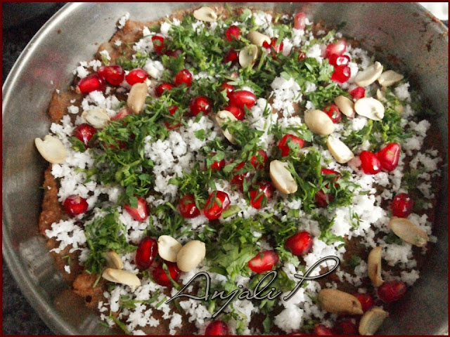 How to make Dabeli -Popular Indian Street Food How to make Dabeli -Popular Indian Street Food https://thespicycafe.com/wp-content/uploads/2020/12/indian-street-food-snack-kutchi-dabeli-recipe-potato-aloo-filling-in-bread-vegetarian-recipe.jpg https://thespicycafe.com/dabeli/