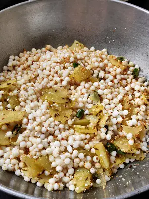Sabudana Khichdi | Maharashtrian Sabudanyachi Khichadi Sabudana Khichdi | Maharashtrian Sabudanyachi Khichadi https://thespicycafe.com/wp-content/uploads/2021/02/17-Sabudana-khichadi-khichdi-Maharashtrian-breakfast-snack-vrat-upvas-fasting-navratri-mahashivratri-ashadi-ekadashi-tapioca-upma-Indian-vegetarian-gluten-free-recipe.jpg https://thespicycafe.com/how-to-make-sabudana-khichdi/