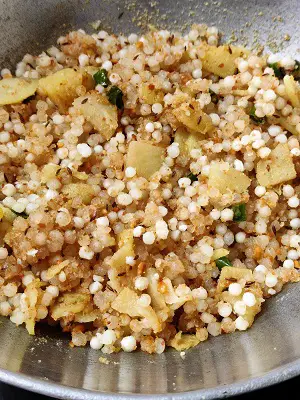 Sabudana Khichdi | Maharashtrian Sabudanyachi Khichadi Sabudana Khichdi | Maharashtrian Sabudanyachi Khichadi https://thespicycafe.com/wp-content/uploads/2021/02/17-Sabudana-khichadi-khichdi-Maharashtrian-breakfast-snack-vrat-upvas-fasting-navratri-mahashivratri-ashadi-ekadashi-tapioca-upma-Indian-vegetarian-gluten-free-recipe.jpg https://thespicycafe.com/how-to-make-sabudana-khichdi/
