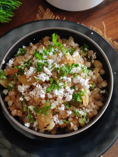 Sabudana Khichdi | Maharashtrian Sabudanyachi Khichadi Sabudana Khichdi | Maharashtrian Sabudanyachi Khichadi https://thespicycafe.com/wp-content/uploads/2021/02/17-Sabudana-khichadi-khichdi-Maharashtrian-breakfast-snack-vrat-upvas-fasting-navratri-mahashivratri-ashadi-ekadashi-tapioca-upma-Indian-vegetarian-gluten-free-recipe.jpg https://thespicycafe.com/how-to-make-sabudana-khichdi/