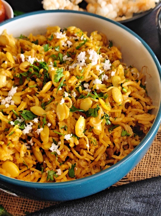 Valachi Khichadi | Dalimbi Bhaat | Vaal Bhaat (वालाची खिचडी / डाळिंबी भात) Valachi Khichadi | Dalimbi Bhaat | Vaal Bhaat (वालाची खिचडी / डाळिंबी भात) https://thespicycafe.com/wp-content/uploads/2023/03/03-valachi-khichdi-khichadi-maharashtrian-traditional-authentice-dalimbi-bhat-bhaat-masale-bhat-vegan-vegetarian-festive-easy-quick-simple-indian-pulao-biryani-kadve-vaal-1.jpg https://thespicycafe.com/valachi-khichdi-dalimbi-bhaat-recipe/