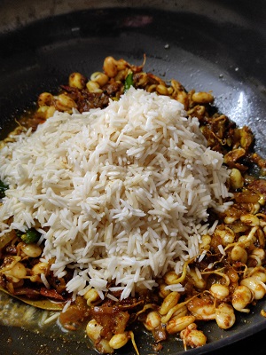 Valachi Khichadi | Dalimbi Bhaat | Vaal Bhaat (वालाची खिचडी / डाळिंबी भात) Valachi Khichadi | Dalimbi Bhaat | Vaal Bhaat (वालाची खिचडी / डाळिंबी भात) https://thespicycafe.com/wp-content/uploads/2023/03/03-valachi-khichdi-khichadi-maharashtrian-traditional-authentice-dalimbi-bhat-bhaat-masale-bhat-vegan-vegetarian-festive-easy-quick-simple-indian-pulao-biryani-kadve-vaal-1.jpg https://thespicycafe.com/valachi-khichdi-dalimbi-bhaat-recipe/