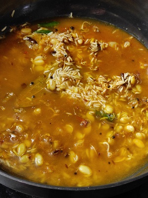 Valachi Khichadi | Dalimbi Bhaat | Vaal Bhaat (वालाची खिचडी / डाळिंबी भात) Valachi Khichadi | Dalimbi Bhaat | Vaal Bhaat (वालाची खिचडी / डाळिंबी भात) https://thespicycafe.com/wp-content/uploads/2023/03/03-valachi-khichdi-khichadi-maharashtrian-traditional-authentice-dalimbi-bhat-bhaat-masale-bhat-vegan-vegetarian-festive-easy-quick-simple-indian-pulao-biryani-kadve-vaal-1.jpg https://thespicycafe.com/valachi-khichdi-dalimbi-bhaat-recipe/