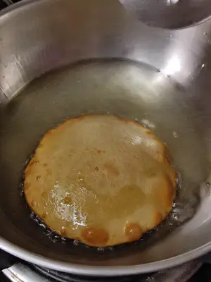 Tandalache Vade | Malavani Vade | Rice Poori Tandalache Vade | Malavani Vade | Rice Poori https://thespicycafe.com/wp-content/uploads/2023/06/tandlache-vade-malvani-vade-kombdi-vade-rice-poori-puffed.jpg https://thespicycafe.com/tandlache-vade/