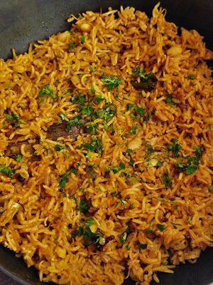 Valachi Khichadi | Dalimbi Bhaat | Vaal Bhaat (वालाची खिचडी / डाळिंबी भात) Valachi Khichadi | Dalimbi Bhaat | Vaal Bhaat (वालाची खिचडी / डाळिंबी भात) https://thespicycafe.com/wp-content/uploads/2023/03/03-valachi-khichdi-khichadi-maharashtrian-traditional-authentice-dalimbi-bhat-bhaat-masale-bhat-vegan-vegetarian-festive-easy-quick-simple-indian-pulao-biryani-kadve-vaal-1.jpg https://thespicycafe.com/valachi-khichdi-dalimbi-bhaat-recipe/