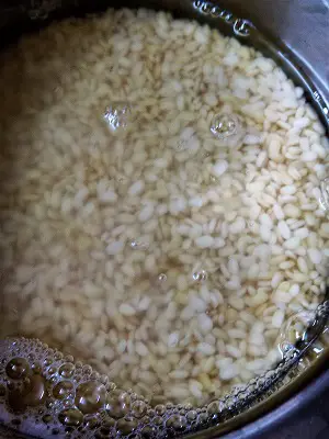 Tandalache Vade | Malavani Vade | Rice Poori Tandalache Vade | Malavani Vade | Rice Poori https://thespicycafe.com/wp-content/uploads/2023/06/tandlache-vade-malvani-vade-kombdi-vade-rice-poori-puffed.jpg https://thespicycafe.com/tandlache-vade/