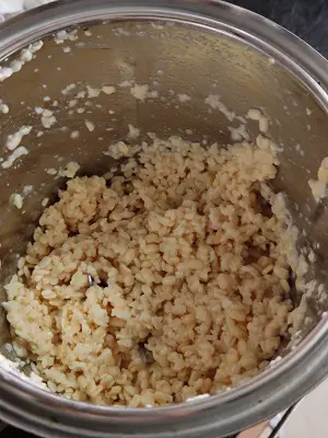 Tandalache Vade | Malavani Vade | Rice Poori Tandalache Vade | Malavani Vade | Rice Poori https://thespicycafe.com/wp-content/uploads/2023/06/tandlache-vade-malvani-vade-kombdi-vade-rice-poori-puffed.jpg https://thespicycafe.com/tandlache-vade/