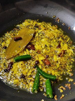 Valachi Khichadi | Dalimbi Bhaat | Vaal Bhaat (वालाची खिचडी / डाळिंबी भात) Valachi Khichadi | Dalimbi Bhaat | Vaal Bhaat (वालाची खिचडी / डाळिंबी भात) https://thespicycafe.com/wp-content/uploads/2023/03/03-valachi-khichdi-khichadi-maharashtrian-traditional-authentice-dalimbi-bhat-bhaat-masale-bhat-vegan-vegetarian-festive-easy-quick-simple-indian-pulao-biryani-kadve-vaal-1.jpg https://thespicycafe.com/valachi-khichdi-dalimbi-bhaat-recipe/