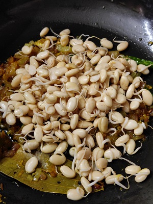Valachi Khichadi | Dalimbi Bhaat | Vaal Bhaat (वालाची खिचडी / डाळिंबी भात) Valachi Khichadi | Dalimbi Bhaat | Vaal Bhaat (वालाची खिचडी / डाळिंबी भात) https://thespicycafe.com/wp-content/uploads/2023/03/03-valachi-khichdi-khichadi-maharashtrian-traditional-authentice-dalimbi-bhat-bhaat-masale-bhat-vegan-vegetarian-festive-easy-quick-simple-indian-pulao-biryani-kadve-vaal-1.jpg https://thespicycafe.com/valachi-khichdi-dalimbi-bhaat-recipe/
