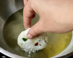 Sabudana Vada (Authentic Maharashtrian Style) Sabudana Vada (Authentic Maharashtrian Style) https://thespicycafe.com/wp-content/uploads/2023/08/1-sabudana-vada-maharashtrian-sabudana-wada-upvas-vrat-Indian-recipe-snack-breakfast-lunch-dinner-easy-quick-simple-no-onion-no-garli-satvik-fasting-sago-tapioca-patty.png https://thespicycafe.com/sabudana-vada-upvas-recipe/