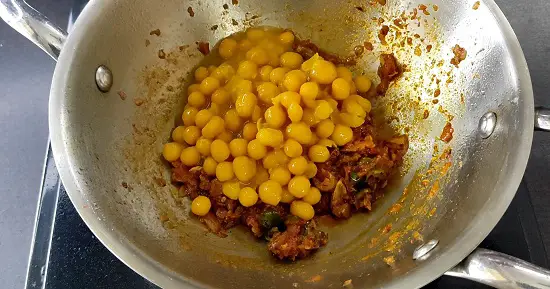 Matar Ke Chole | Safed Vatana Usal | White Peas Curry Matar Ke Chole | Safed Vatana Usal | White Peas Curry https://thespicycafe.com/wp-content/uploads/2023/04/18-safed-vatana-usal-matar-chole-dried-white-peas-curry-vegan-vegetarian-ragda-recipe-ragda-pattice-simple-quick-easy-lunch-dinner-breakfast-snack-Indian-chaat-lentils-protein-rich-diabetic-friendly.jpg https://thespicycafe.com/matar-ke-chole-recipe/
