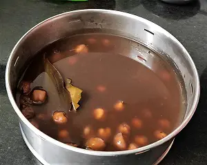 Chole Masala | Punjabi Chole Masala Recipe| Chickpea Curry Chole Masala | Punjabi Chole Masala Recipe| Chickpea Curry https://thespicycafe.com/wp-content/uploads/2023/10/1-chole-masala-chole-bhature-chickpea-curry-vegan-vegetarian-garbanzo-beans-protein-rich-easy-quick-simple-restaurant-style-punjabi-chole-chana-masala-lunch-dinner-breakfast-Indian-dish-thespicycafe.png https://thespicycafe.com/punjabi-chole-masala/