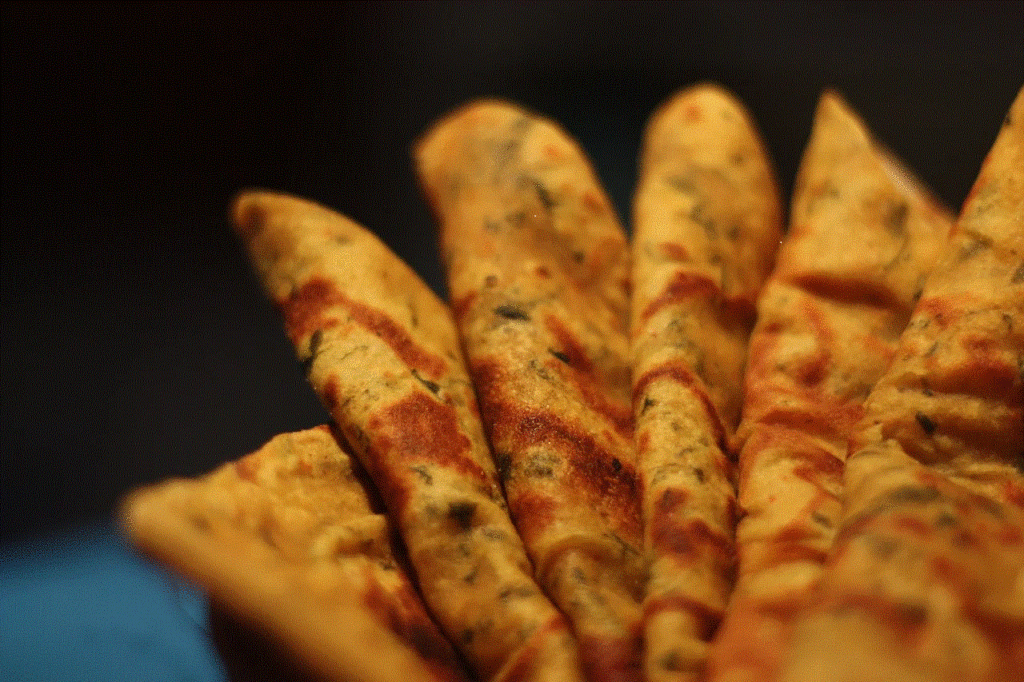 6 Unique Difference Between Thepla and Paratha 6 Unique Difference Between Thepla and Paratha https://thespicycafe.com/wp-content/uploads/2021/03/difference-between-thepla-and-paratha-methi-thepla-stuffed-aloo-paratha-indian-popular-famous-breakfast.png https://thespicycafe.com/food_faqs/6-unique-difference-between-thepla-and-paratha/