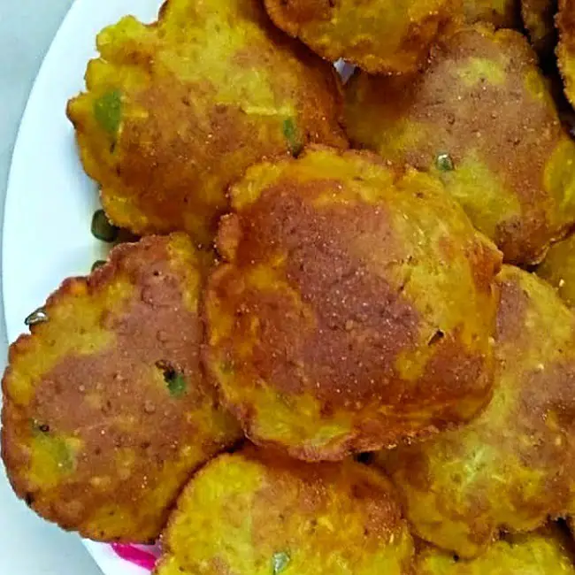 Khamanga Dudhi Bhoplyache Vade | Lauki ki Poori | Bottle Gourd Poori Khamanga Dudhi Bhoplyache Vade | Lauki ki Poori | Bottle Gourd Poori https://thespicycafe.com/wp-content/uploads/2021/03/IMG_07032021_140026_450_x_450_pixel.jpg https://thespicycafe.com/how-to-make-dudhi-bhoplyache-vade-lauki-ki-poori/