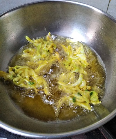 Patta Gobi Ke Pakode | Cabbage Pakoda | Gobi Ke Pakode Patta Gobi Ke Pakode | Cabbage Pakoda | Gobi Ke Pakode https://thespicycafe.com/wp-content/uploads/2023/02/patta-gobi-ke-pakode-cabbage-pakoda-gobi-ke-pakode-fritters-Indian-vegan-vegetarian-snack-breakfast-party-gluten-free-tea-time-recipe.jpg https://thespicycafe.com/cabbage-pakoda-recipe/