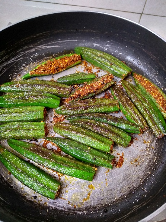 Bharwa Bhindi | Bharli Bhendi With Besan | Stuffed Okra Bharwa Bhindi | Bharli Bhendi With Besan | Stuffed Okra https://thespicycafe.com/wp-content/uploads/2021/09/bb2550.jpg https://thespicycafe.com/bharli-bhendi-with-besan-recipe/