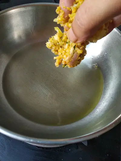 Bhatache Vade | Rice Pakora | Chawal Ke Pakore Bhatache Vade | Rice Pakora | Chawal Ke Pakore https://thespicycafe.com/wp-content/uploads/2022/04/final-bhatache-vade.jpg https://thespicycafe.com/bhatache-vade-chawal-ke-pakore-recipe/