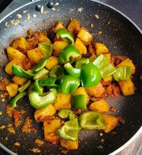 Aloo Shimla Mirch Sabji | Dry Aloo Capsicum Sabji Aloo Shimla Mirch Sabji | Dry Aloo Capsicum Sabji https://thespicycafe.com/wp-content/uploads/2022/06/aloo-shimla-mirch-sabji.jpg https://thespicycafe.com/aloo-shimla-mirchi-sabji-recipe/