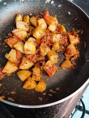 Aloo Shimla Mirch Sabji | Dry Aloo Capsicum Sabji Aloo Shimla Mirch Sabji | Dry Aloo Capsicum Sabji https://thespicycafe.com/wp-content/uploads/2022/06/aloo-shimla-mirch-sabji.jpg https://thespicycafe.com/aloo-shimla-mirchi-sabji-recipe/