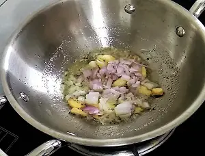Phodnicha Bhat (Maharashtrian Style Fried Rice) Phodnicha Bhat (Maharashtrian Style Fried Rice) https://thespicycafe.com/wp-content/uploads/2022/07/phonicha-rice.jpg https://thespicycafe.com/phodnicha-bhat-maharashtrian-style-fried-rice/