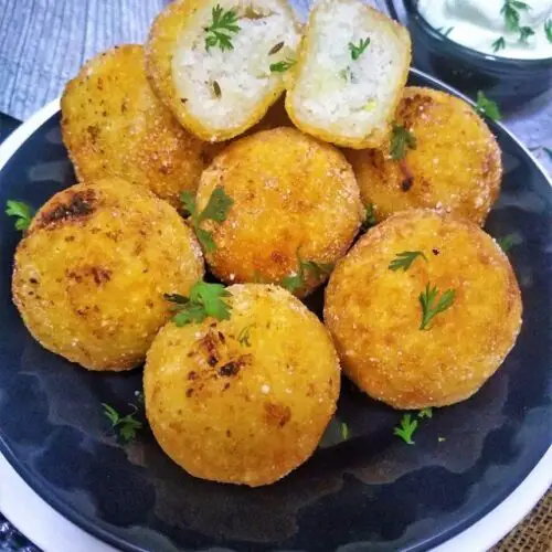 Upvasache Pattice | Farali Pattice | Farali Kachori farali pattice upvasachi kachori coconut potato balls vegan vegetarian Indian vrat recipes snacks