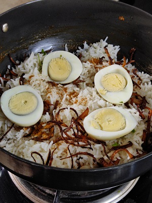 Egg Biryani | Anda Biryani (Simple Homestyle Recipe) Egg Biryani | Anda Biryani (Simple Homestyle Recipe) A delicious one-pot, protein-rich rice preparation made with long-grain basmati rice cooked in aromatic spices & eggs. https://thespicycafe.com/wp-content/uploads/2022/10/homestyle-egg-biryani-anda-biryani-easy-delicious-weekend-lunch-dinner-recipes-non-veg-food-recipes-Indian.jpg https://thespicycafe.com/egg-biryani/