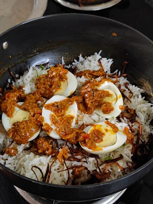 Egg Biryani | Anda Biryani (Simple Homestyle Recipe) Egg Biryani | Anda Biryani (Simple Homestyle Recipe) A delicious one-pot, protein-rich rice preparation made with long-grain basmati rice cooked in aromatic spices & eggs. https://thespicycafe.com/wp-content/uploads/2022/10/homestyle-egg-biryani-anda-biryani-easy-delicious-weekend-lunch-dinner-recipes-non-veg-food-recipes-Indian.jpg https://thespicycafe.com/egg-biryani/