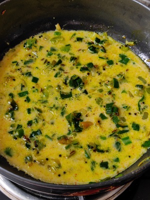 Kandyacha Paticha Pithla - Spring Onion Curry Kandyacha Paticha Pithla - Spring Onion Curry https://thespicycafe.com/wp-content/uploads/2023/01/1672724321379.jpg https://thespicycafe.com/kandyacha-paticha-pithla-spring-onion-curry/