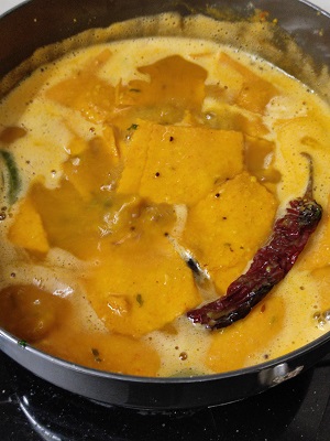 Varanfal / Chakolya - Dal Dhokli Recipe Varanfal / Chakolya - Dal Dhokli Recipe https://thespicycafe.com/wp-content/uploads/2023/01/traditional-gujarati-dal-dhokli-recipe-authentic-maharashtrian-varanfal-recipe-vegan-vegetarian.jpg https://thespicycafe.com/daldhokli-varanfal-recipe/
