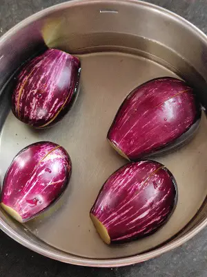 Bharli Vangi Maharashtrian Style | Stuffed Eggplant Curry Indian Recipe Bharli Vangi Maharashtrian Style | Stuffed Eggplant Curry Indian Recipe https://thespicycafe.com/wp-content/uploads/2023/08/1-bharli-vangi-bharwa-baingan-stuffed-eggplants-aubergine-peanut-curry-vegan-vegetarian-easy-quick-simple-brinjal-curry-lunch-dinner-gravy-indian-maharashtrian-vangi.png https://thespicycafe.com/bharli-vangi/
