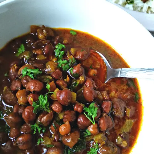 Harbaryachi Usal - Chana Masala - Black Chickpea Curry Harbaryachi Usal - Chana Masala - Black Chickpea Curry https://thespicycafe.com/wp-content/uploads/2021/08/final-chana-masala-curry.png https://thespicycafe.com/chana-masala-recipe/