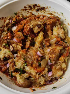 Vangyache Kacche Bharit | Baingan Bharta (Maharashtrian Recipe) Vangyache Kacche Bharit | Baingan Bharta (Maharashtrian Recipe) https://thespicycafe.com/wp-content/uploads/2023/02/111-vangyacha-bharit-kacchya-maharashtrian-khandeshi-recipe-eggplants-aubergine-baba-ganoush-brinjal-roasted-vegan-vegetarian-Indian-easy-lunch-dinner-with-bhakri.jpg https://thespicycafe.com/vangyacha-kaccha-bharit/