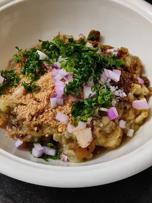 Vangyache Kacche Bharit | Baingan Bharta (Maharashtrian Recipe) Vangyache Kacche Bharit | Baingan Bharta (Maharashtrian Recipe) https://thespicycafe.com/wp-content/uploads/2023/02/111-vangyacha-bharit-kacchya-maharashtrian-khandeshi-recipe-eggplants-aubergine-baba-ganoush-brinjal-roasted-vegan-vegetarian-Indian-easy-lunch-dinner-with-bhakri.jpg https://thespicycafe.com/vangyacha-kaccha-bharit/
