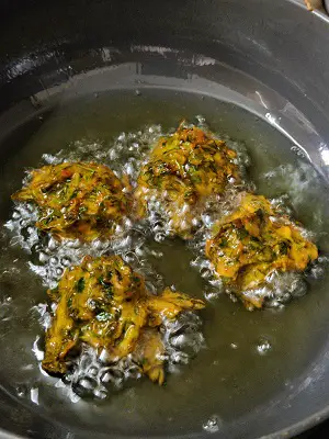 Methi Pakoda | Methi Bhajiya | How To Make Methi Pakoda Methi Pakoda | Methi Bhajiya | How To Make Methi Pakoda https://thespicycafe.com/wp-content/uploads/2023/02/Methi-crispy-methi-pakoda-bhajiya-indian-vegan-vegetarian-snack-breakfast-street-food-recipe-glutenfree-fenugreek-fritters-easy-simple-quick.jpg https://thespicycafe.com/methi-pakoda-methi-bhajiya-how-to-make-methi-pakoda/
