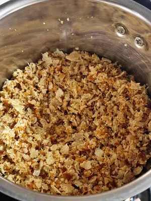Policha Ladoo | Chapati Ladoo | Roti Ke Ladoo Policha Ladoo | Chapati Ladoo | Roti Ke Ladoo https://thespicycafe.com/wp-content/uploads/2023/03/31-policha-ladoo-maharashtrian-dessert-recipe-easy-quick-simple-vegetarian-leftover-chapati-roti-phulka-healthy-no-onion-no-garlic-kids-snack-recipe-Indian.jpg https://thespicycafe.com/policha-ladoo-recipe/