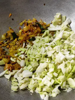 Kobi Batata Bhaji (Cabbage Potato Sabzi) Kobi Batata Bhaji (Cabbage Potato Sabzi) https://thespicycafe.com/wp-content/uploads/2023/03/16-patta-gobi-ki-sabji-cabbage-potato-curry-kobi-chi-bhaji-vegan-vegetarian-easy-lunch-dinner-breakfast-sabzi-indian-recipes-maharashtrian.jpg https://thespicycafe.com/cabbage-potato-recipe/