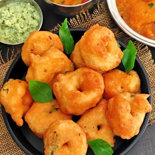 Medu Vada Recipe | Urad Dal Vada 1-medu-vada-south-indian-ulundu-uddina-geralu-uzhunnu-urad-dal-vada-breakfast-snack-vegan-vegetarian-easy-quick-simple-Indian-snack-recipe