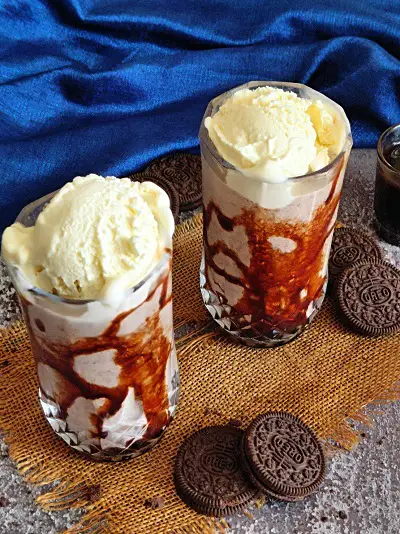 Oreo Milkshake Recipe | How To Make Oreo Milkshake Oreo Milkshake Recipe | How To Make Oreo Milkshake https://thespicycafe.com/wp-content/uploads/2023/04/14-550-oreo-milkshake-oreo-chocolate-milkshake-american-continential-summer-cooler-vegetarian-kids-party.jpg https://thespicycafe.com/oreo-milkshake-recipe/