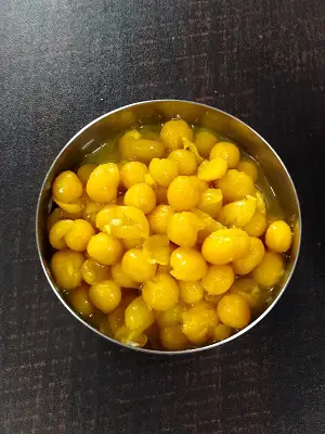 Matar Ke Chole | Safed Vatana Usal | White Peas Curry Matar Ke Chole | Safed Vatana Usal | White Peas Curry https://thespicycafe.com/wp-content/uploads/2023/04/18-safed-vatana-usal-matar-chole-dried-white-peas-curry-vegan-vegetarian-ragda-recipe-ragda-pattice-simple-quick-easy-lunch-dinner-breakfast-snack-Indian-chaat-lentils-protein-rich-diabetic-friendly.jpg https://thespicycafe.com/matar-ke-chole-recipe/