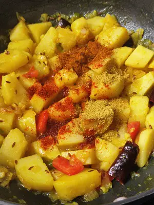 Aloo Palak Recipe| Potatoes Spinach Stir Fry | Aloo Palak Ki Sabzi Aloo Palak Recipe| Potatoes Spinach Stir Fry | Aloo Palak Ki Sabzi https://thespicycafe.com/wp-content/uploads/2023/05/16-aloo-palak-sabzi-vegan-spinach-potato-curry-restaurant-style-Indian-easy-quick-simple-lunch-dinner-green-leafy-glutenfree-beginner-recipe.jpg https://thespicycafe.com/aloo-palak-sabzi-recipe/