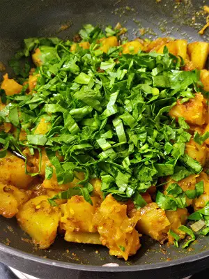 Aloo Palak Recipe| Potatoes Spinach Stir Fry | Aloo Palak Ki Sabzi Aloo Palak Recipe| Potatoes Spinach Stir Fry | Aloo Palak Ki Sabzi https://thespicycafe.com/wp-content/uploads/2023/05/16-aloo-palak-sabzi-vegan-spinach-potato-curry-restaurant-style-Indian-easy-quick-simple-lunch-dinner-green-leafy-glutenfree-beginner-recipe.jpg https://thespicycafe.com/aloo-palak-sabzi-recipe/