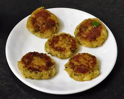 Ragda Pattice (Ragda Patties) Ragda Pattice (Ragda Patties) https://thespicycafe.com/wp-content/uploads/2023/05/ragda-pattice-maharashtrian-street-food-mumbai-chaat-recipe-vegan-vegetarian-easy-quick-simple-snack-brunch-breakafast-lunch-dinner.png https://thespicycafe.com/ragda-pattice-recipe/
