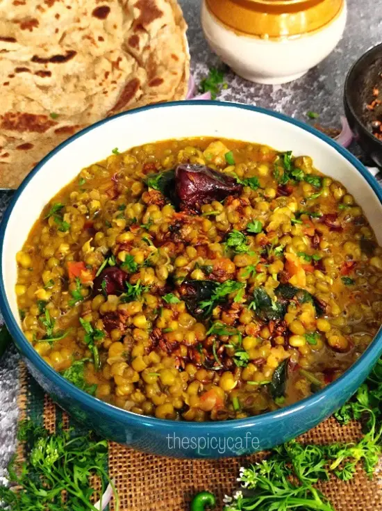 Hirvya Mugachi Usal | Green Moong Dal Curry | Green Gram Curry Hirvya Mugachi Usal | Green Moong Dal Curry | Green Gram Curry https://thespicycafe.com/wp-content/uploads/2023/05/140-green-moong-dal-curry-mung-beans-green-gram-hirvya-mugachi-usal-vegan-vegetarian-keto-protein-diabetic-friendly-simple-quick-easy-healthy-nutritious-lunch-dinner-indian-meal.jpg https://thespicycafe.com/green-moong-dal-curry/
