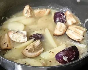 Aloo Baingan Recipe | Aloo Baingan Ki Sabji | Easy Eggplant Potato Curry Aloo Baingan Recipe | Aloo Baingan Ki Sabji | Easy Eggplant Potato Curry https://thespicycafe.com/wp-content/uploads/2023/08/1-aloo-baingan-sabji-vangi-batata-rassa-eggplant-potato-curry-vegan-vegetarian-easy-quick-simple-fiber-rich-easy-meals-lunch-dinner-vegetables-healthy-nutritious.png https://thespicycafe.com/aloo-baingan-sabji-eggplant-curry/