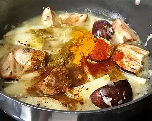 Aloo Baingan Recipe | Aloo Baingan Ki Sabji | Easy Eggplant Potato Curry Aloo Baingan Recipe | Aloo Baingan Ki Sabji | Easy Eggplant Potato Curry https://thespicycafe.com/wp-content/uploads/2023/08/1-aloo-baingan-sabji-vangi-batata-rassa-eggplant-potato-curry-vegan-vegetarian-easy-quick-simple-fiber-rich-easy-meals-lunch-dinner-vegetables-healthy-nutritious.png https://thespicycafe.com/aloo-baingan-sabji-eggplant-curry/