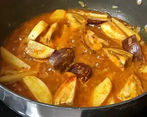 Aloo Baingan Recipe | Aloo Baingan Ki Sabji | Easy Eggplant Potato Curry Aloo Baingan Recipe | Aloo Baingan Ki Sabji | Easy Eggplant Potato Curry https://thespicycafe.com/wp-content/uploads/2023/08/1-aloo-baingan-sabji-vangi-batata-rassa-eggplant-potato-curry-vegan-vegetarian-easy-quick-simple-fiber-rich-easy-meals-lunch-dinner-vegetables-healthy-nutritious.png https://thespicycafe.com/aloo-baingan-sabji-eggplant-curry/