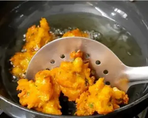 Corn Pakoda Recipe | Makai Bhajiya | Sweet Corn Fritters Corn Pakoda Recipe | Makai Bhajiya | Sweet Corn Fritters https://thespicycafe.com/wp-content/uploads/2023/08/2-sweet-corn-pakoda-crispy-corn-fritters-makai-bhajiya-vegan-vegetarian-Indian-street-food-snack-breakfast-lunch-dinner-easy-quick-simple-1.png https://thespicycafe.com/corn-pakoda-recipe/
