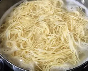 Hakka Noodles Recipe | Vegetable Hakka Noodles | व्हेज हक्का नूडल्स Hakka Noodles Recipe | Vegetable Hakka Noodles | व्हेज हक्का नूडल्स https://thespicycafe.com/wp-content/uploads/2023/10/1-hakka-noodles-vegetable-chinese-noodles-street-food-snack-Indo-Chinese-easy-quick-simple-lunch-dinner-brunch-vegan-vegetarian-thespicycafe.png https://thespicycafe.com/chinese-vegetable-hakka-noodles/