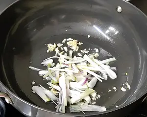 Hakka Noodles Recipe | Vegetable Hakka Noodles | व्हेज हक्का नूडल्स Hakka Noodles Recipe | Vegetable Hakka Noodles | व्हेज हक्का नूडल्स https://thespicycafe.com/wp-content/uploads/2023/10/1-hakka-noodles-vegetable-chinese-noodles-street-food-snack-Indo-Chinese-easy-quick-simple-lunch-dinner-brunch-vegan-vegetarian-thespicycafe.png https://thespicycafe.com/chinese-vegetable-hakka-noodles/