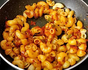 Masala Macaroni Pasta Indian Style (Desi Pasta) Masala Macaroni Pasta Indian Style (Desi Pasta) https://thespicycafe.com/wp-content/uploads/2023/11/2-masala-macaroni-pasta-Indian-style-desi-quick-easy-simple-vegetarian-breakfast-snacks-lunch-dinner-one-pot-instant-pot-kids-party-appetizer.png https://thespicycafe.com/masala-macaroni-pasta-indian-style/